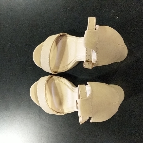 J.Adams - Womens Tan Heel in size 6.5 US Womens in color Tan - Picture 3 of 4